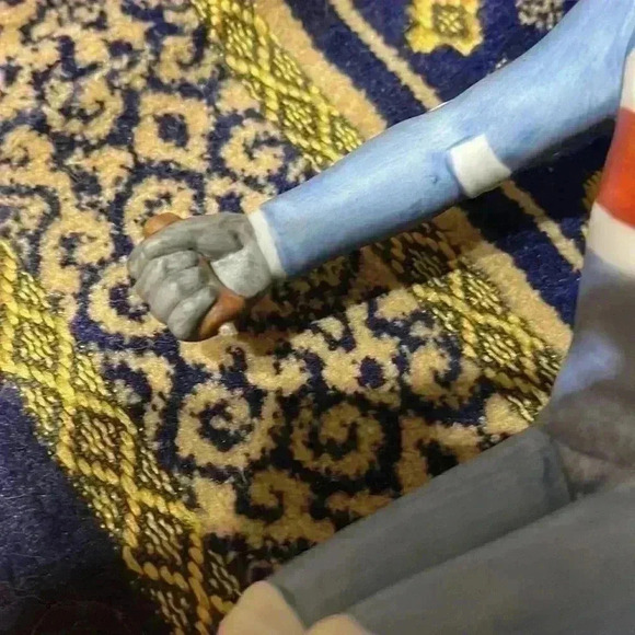 Rare 1983 Andrea Sadek the skier Figurine. 8.5 inches tall. Missing one pole - Picture 9 of 10